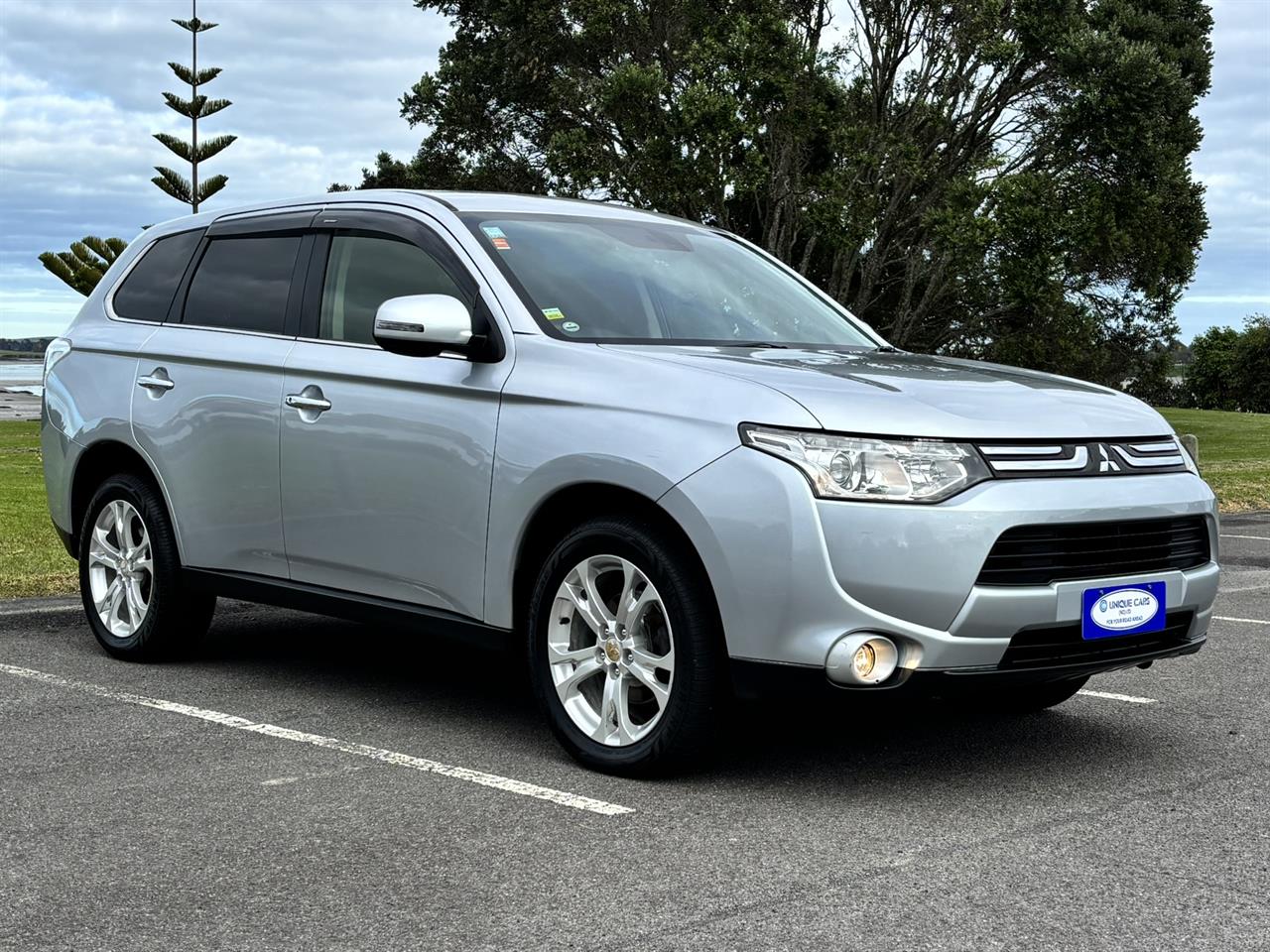 2013 Mitsubishi Outlander 2.4G 4WD 7 Seater Carousel 10