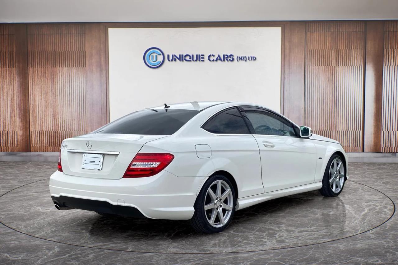 2012 Mercedes-Benz C250 Blue Efficiency Carousel 17