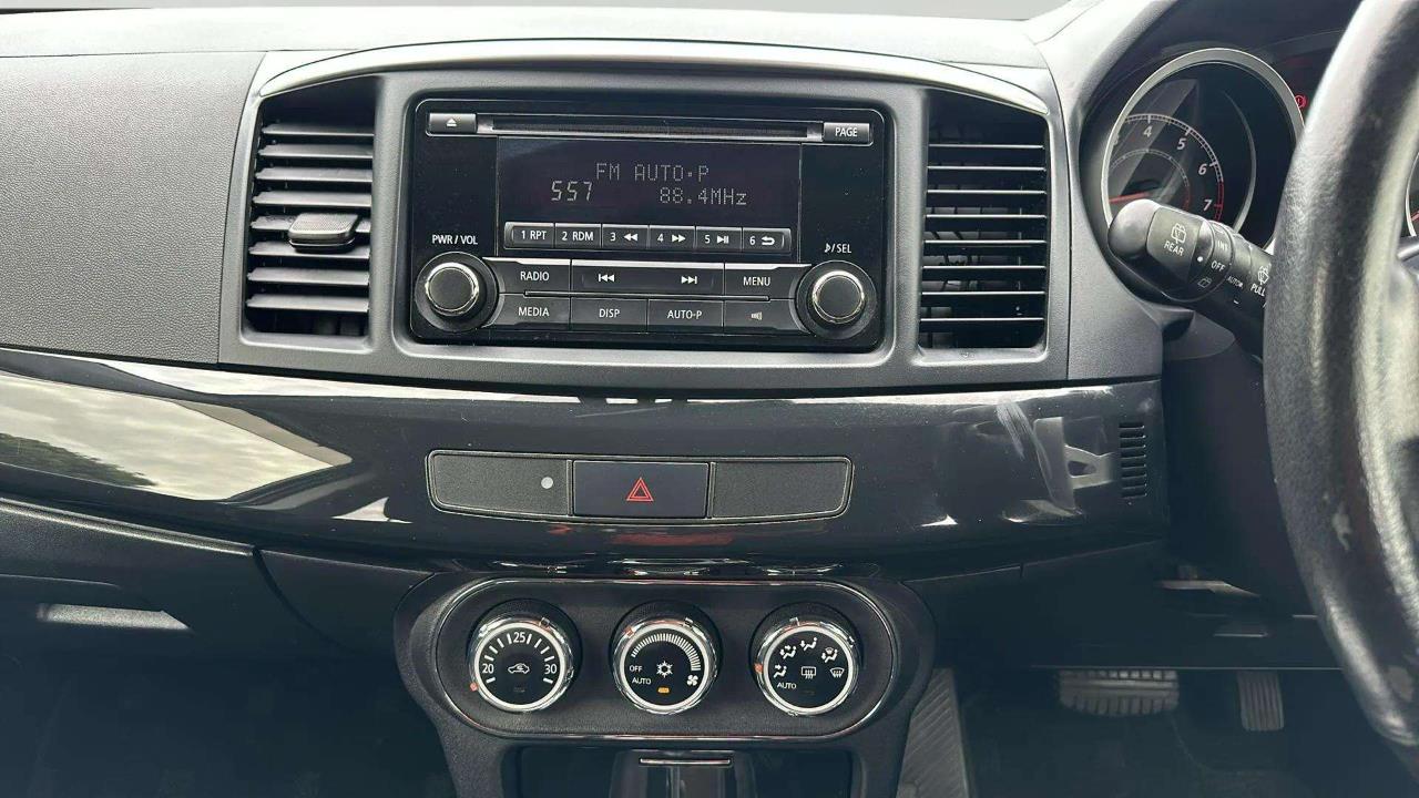 2014 Mitsubishi Galant Fortis Sportsback Carousel 8