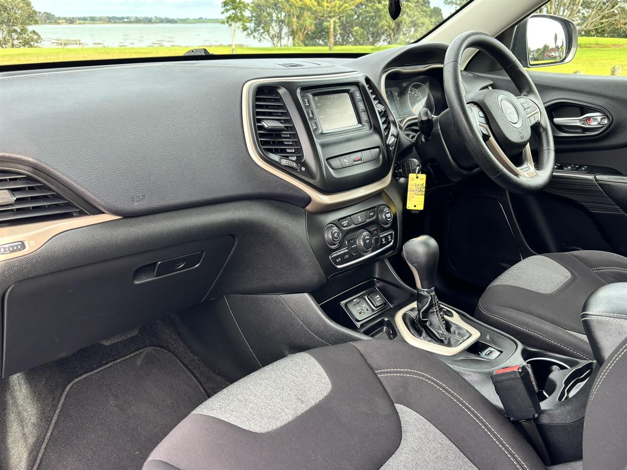 2016 Jeep Cherokee 2.4P Sport Carousel 4