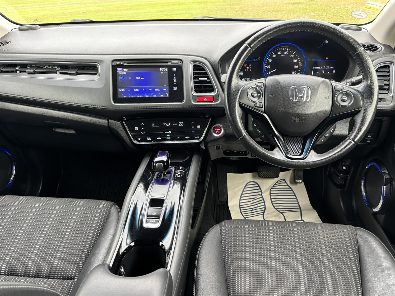 2014 Honda Vezel 1.5X AWD Hybrid Carousel 1