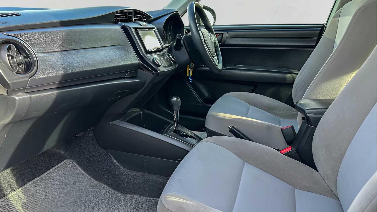 2017 Toyota Corolla Axio 1.5X Facelift Carousel 3