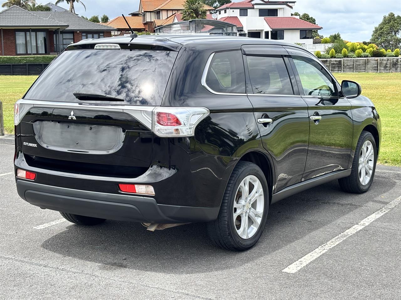2014 Mitsubishi Outlander 2.4G 4WD 7 Seater Carousel 15