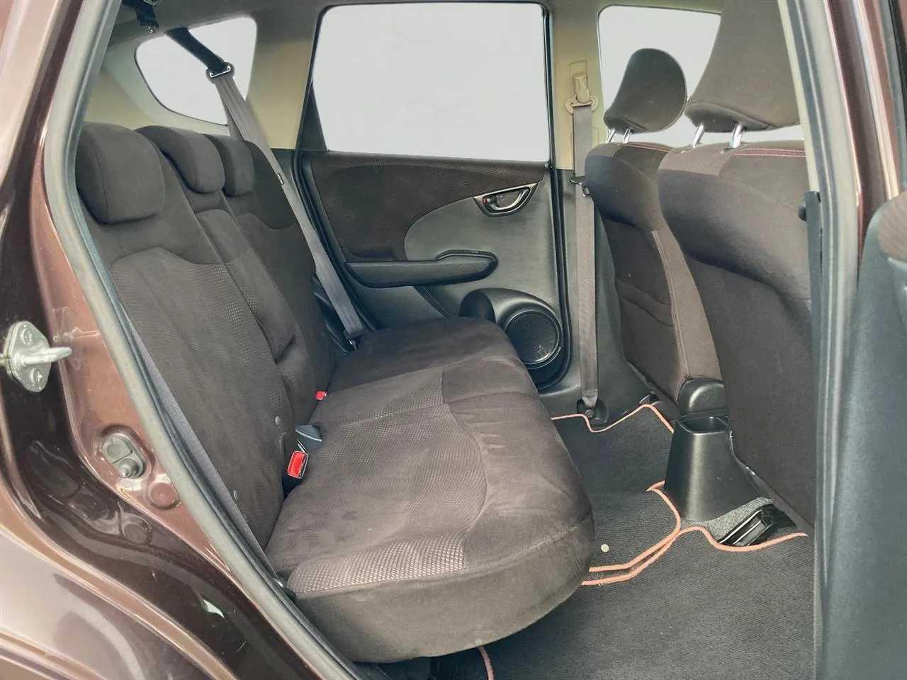 2012 Honda Fit Hybrid Smart Selection Carousel 6