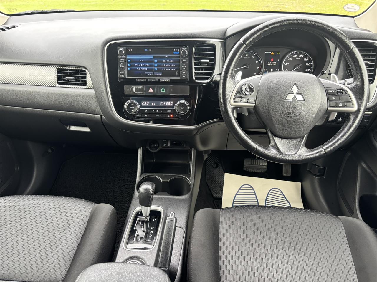 2013 Mitsubishi Outlander 2.4G 4WD 7 Seater Carousel 1