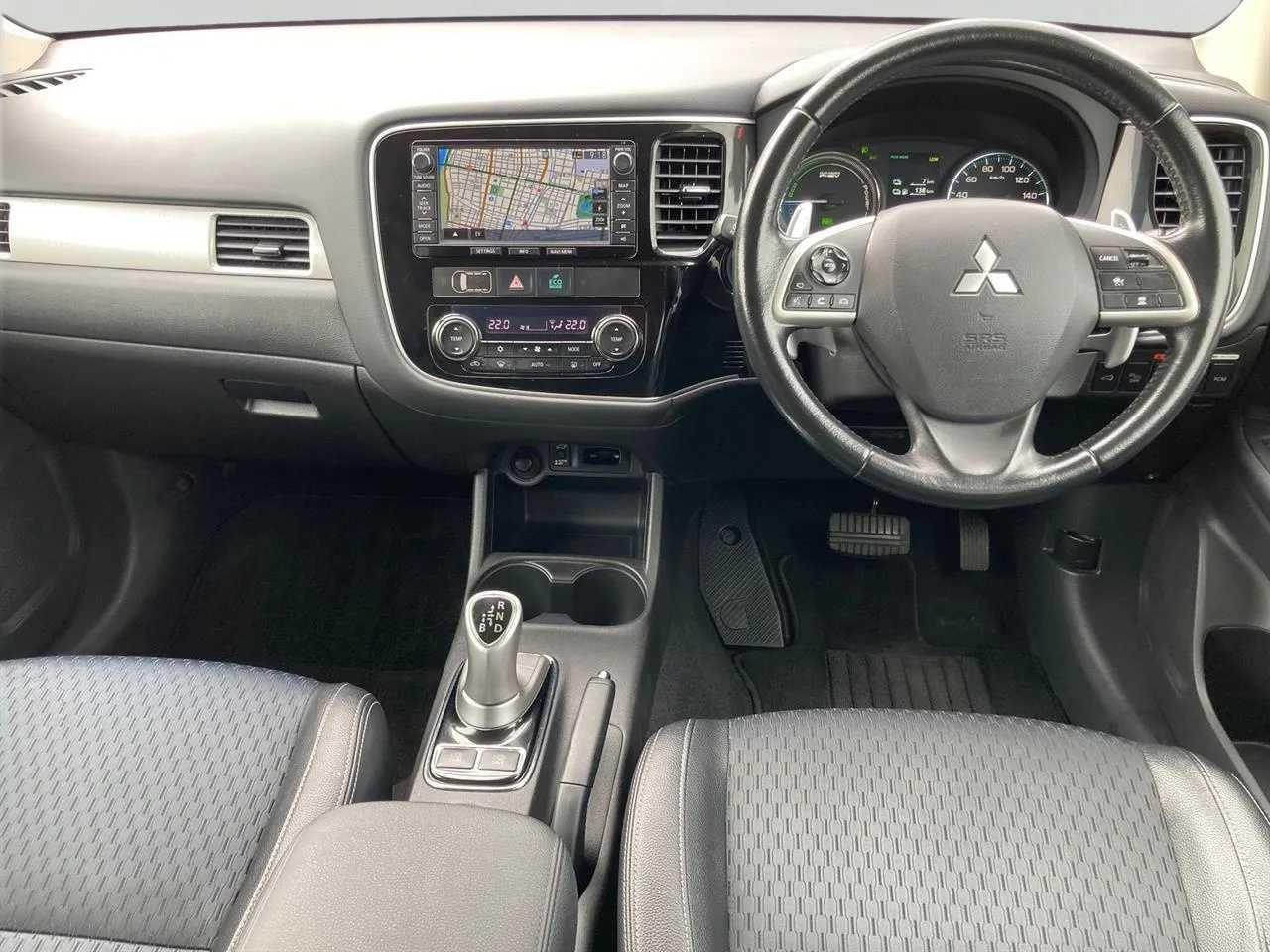 2013 Mitsubishi Outlander 2.0G 4WD PHEV Carousel 1