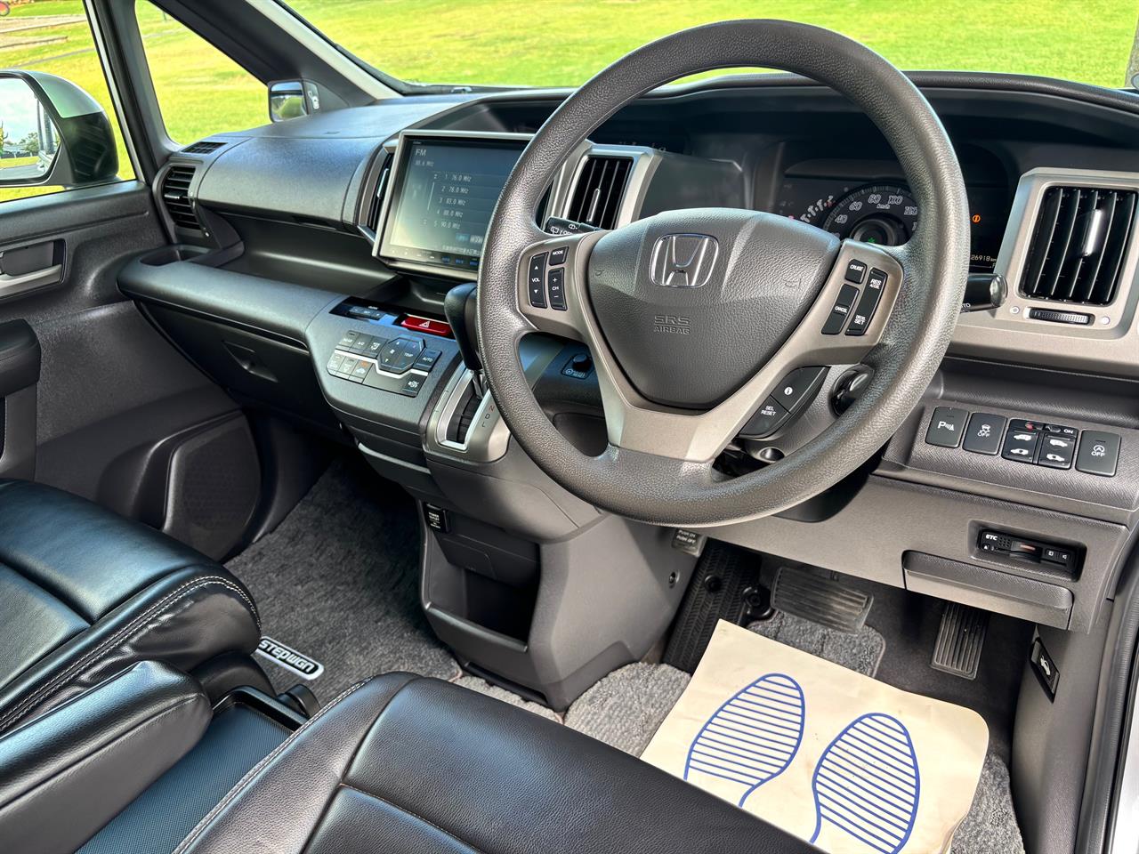 2014 Honda Stepwagon 2.0 G Comfort Selection Carousel 2