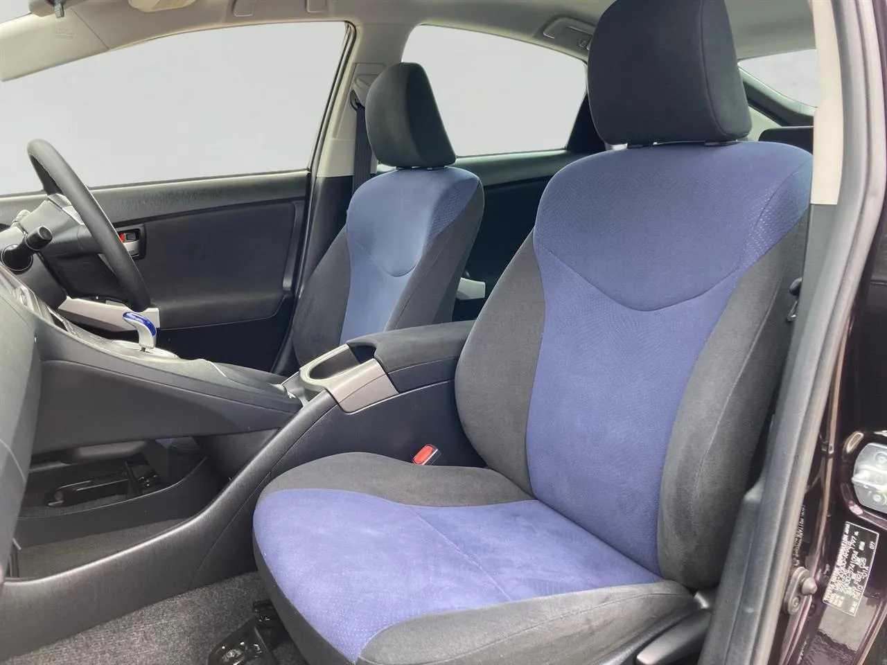 2014 Toyota Prius 1.8 Type S Facelift Carousel 4