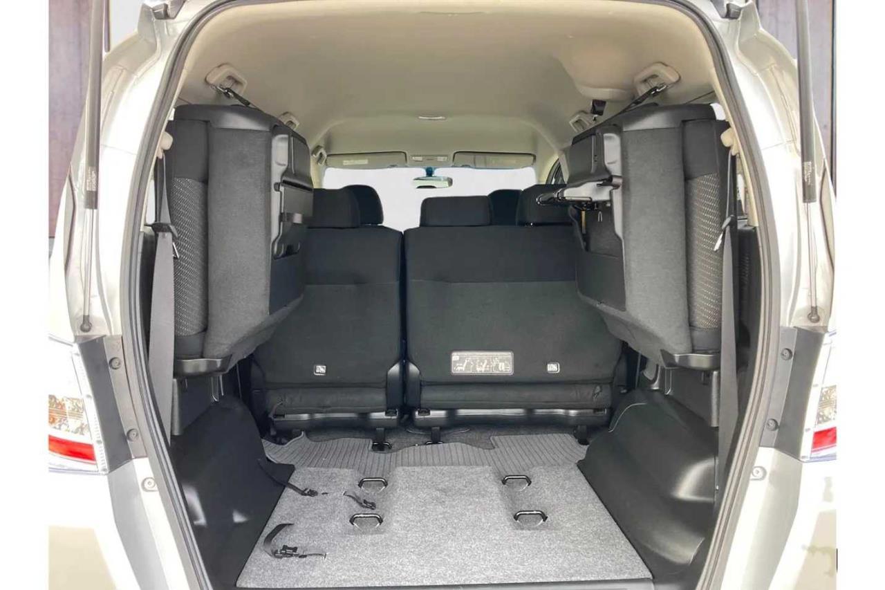 2012 Honda Freed 1.5 Hybrid 7 Seater Carousel 6