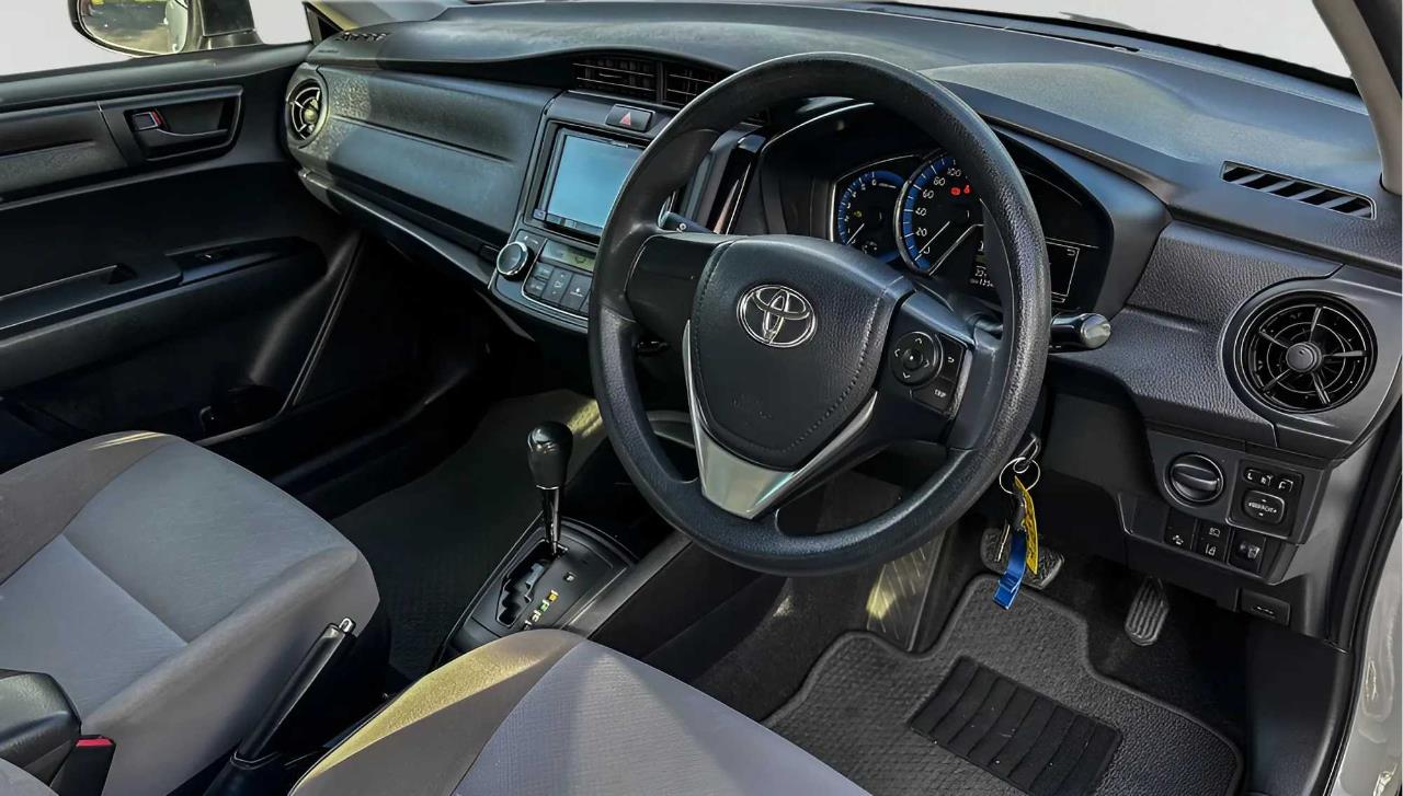 2017 Toyota Corolla Axio 1.5X Facelift Carousel 2