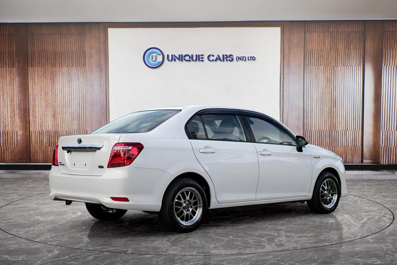 2017 Toyota Corolla Axio 1.5X Facelift Carousel 17
