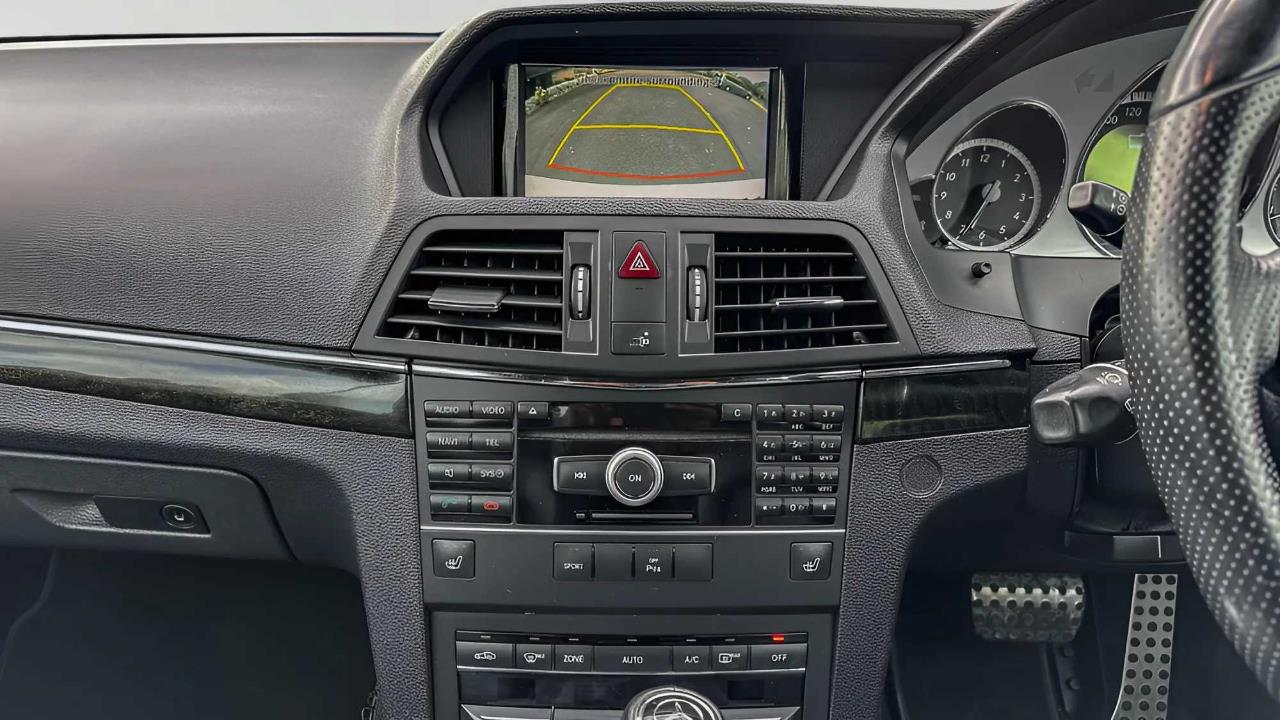 2010 Mercedes-Benz E250 CGI Blue Efficiency Carousel 8