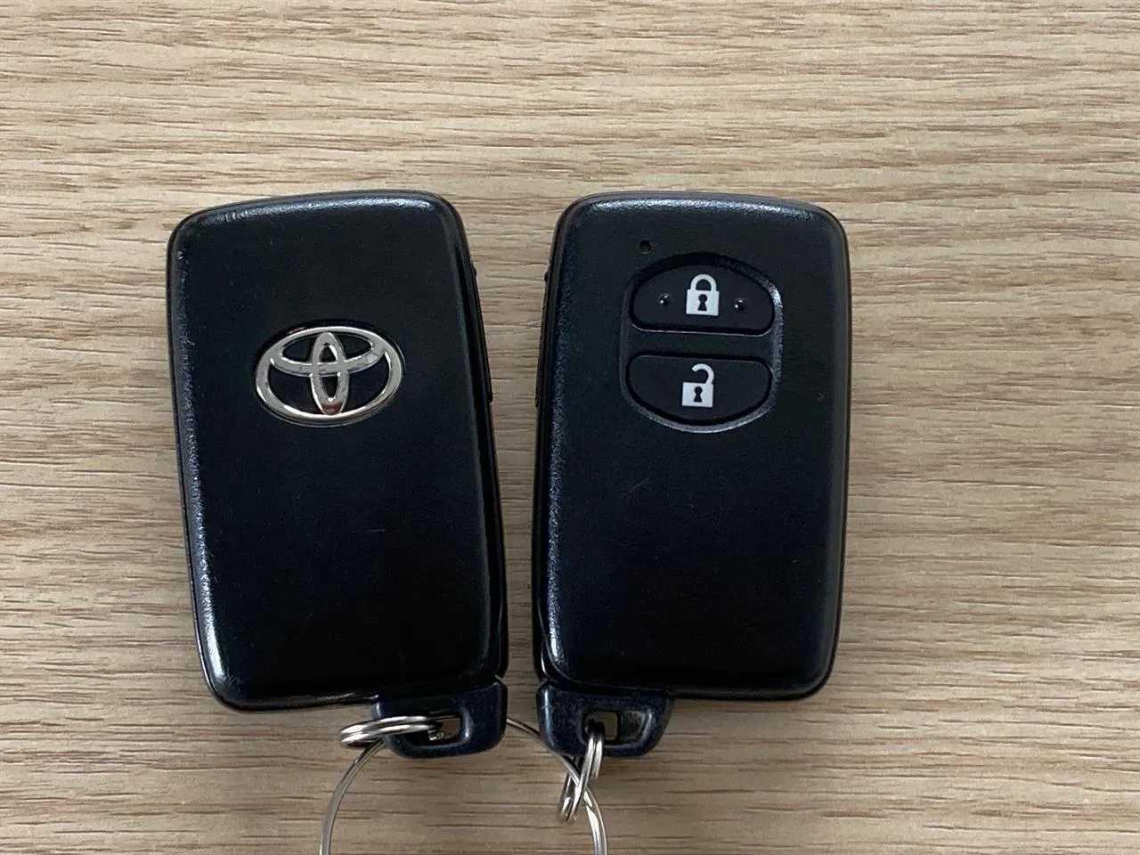 2017 Toyota Vitz 1.5 F Hybrid Carousel 8