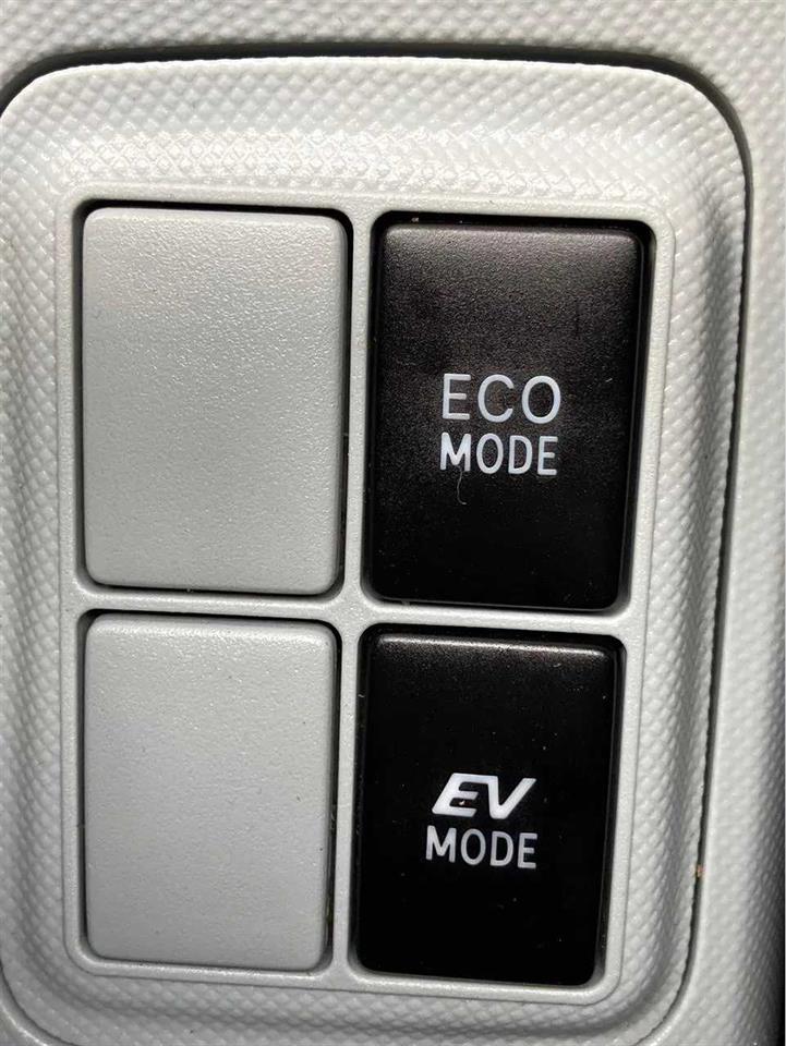 2014 Toyota Aqua 1.5 Type L Hybrid Carousel 8