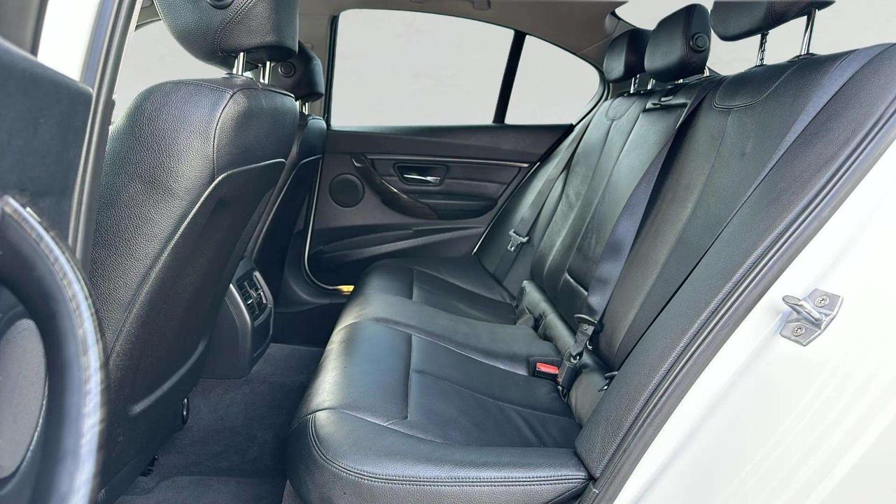 2013 BMW 320D Luxury Package Carousel 5