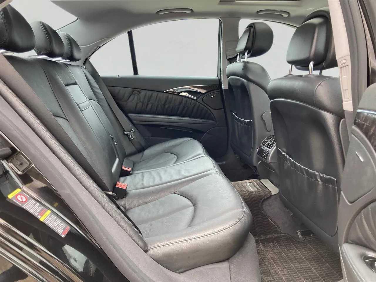2006 Mercedes-Benz E350 Avantgarde Carousel 6