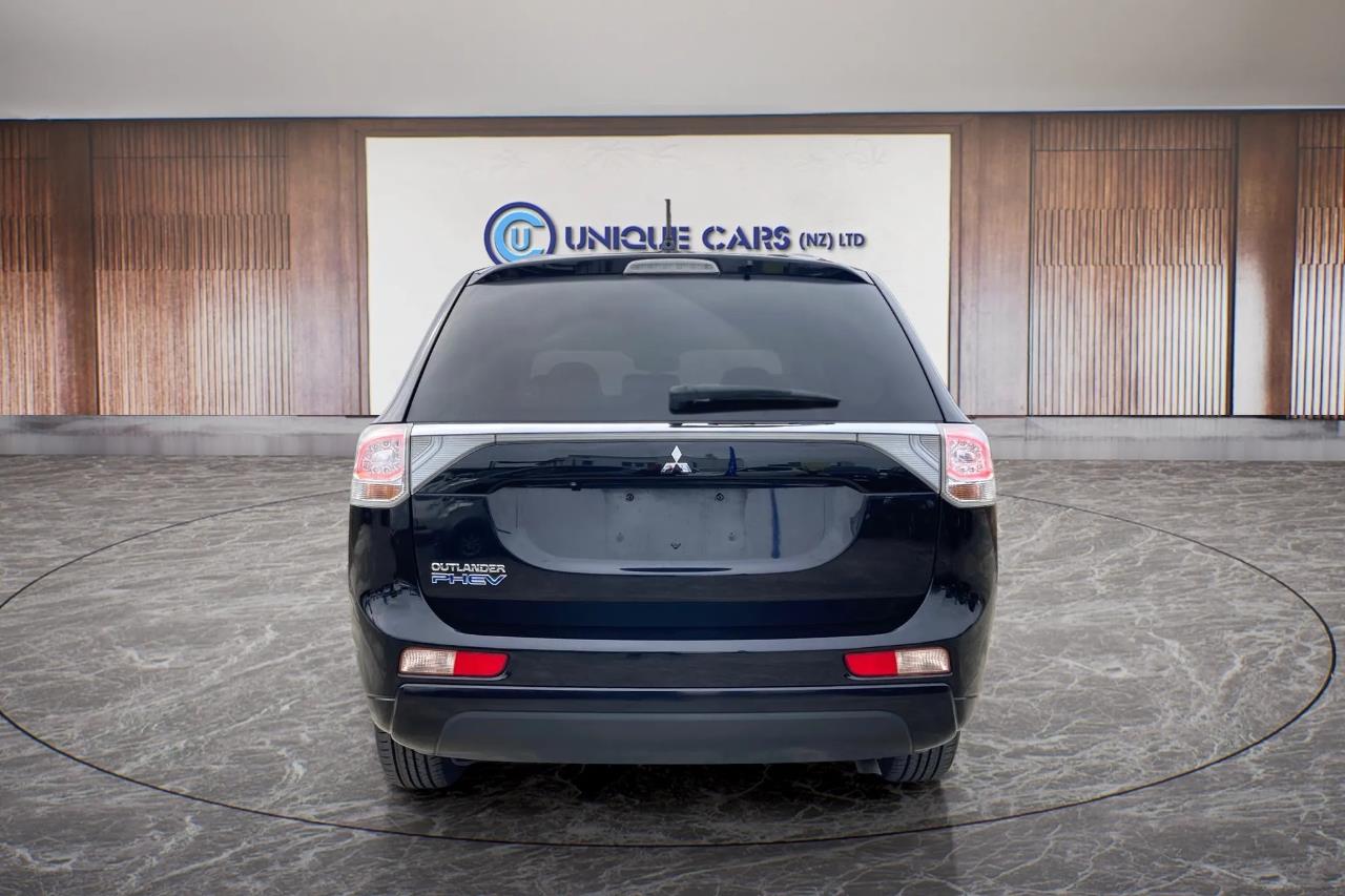 2013 Mitsubishi Outlander 2.0G 4WD PHEV Carousel 16