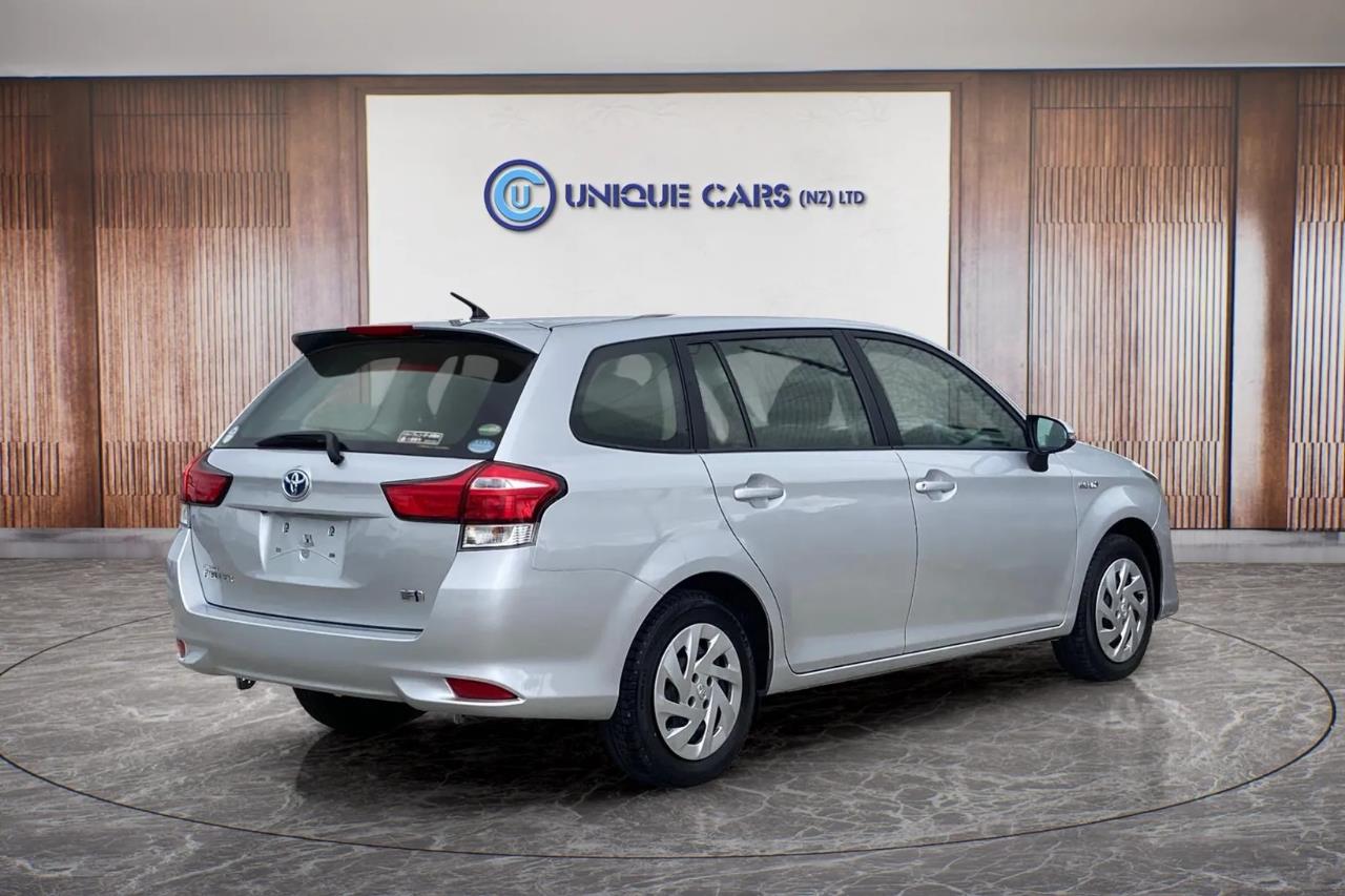 2017 Toyota Corolla Fielder 1.5G Hybrid Carousel 17