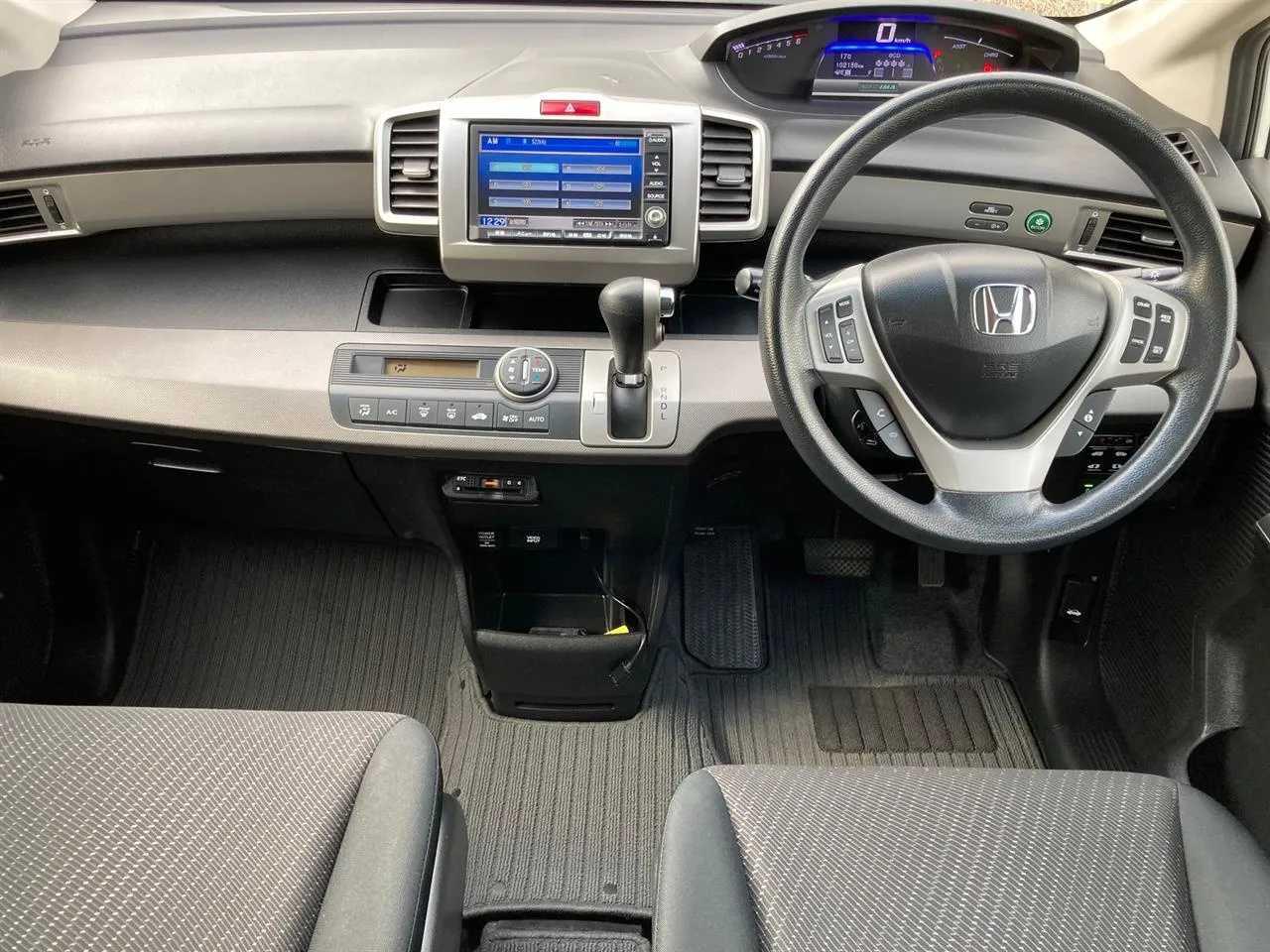 2012 Honda Freed 1.5 Hybrid 7 Seater Carousel 1