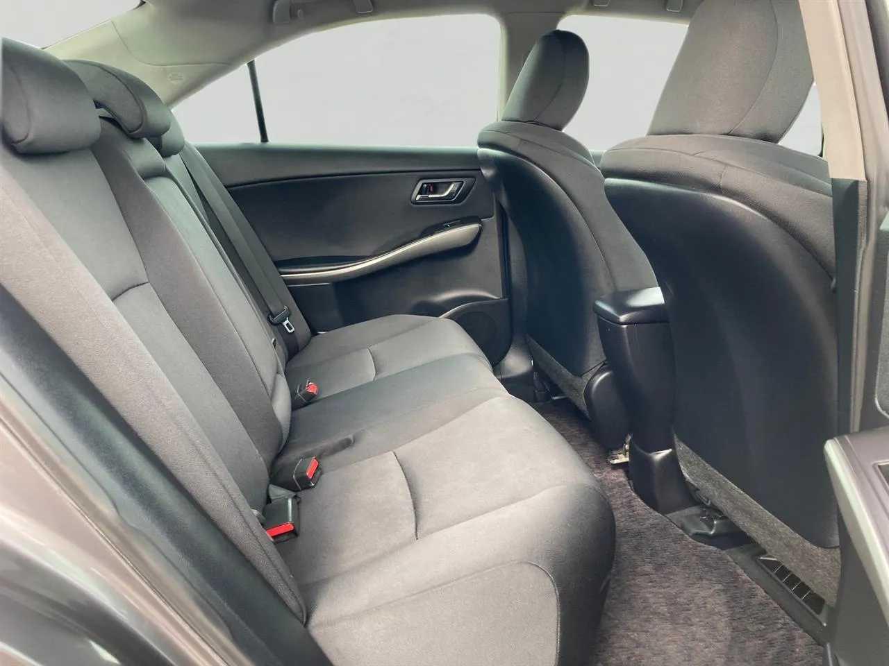 2012 Toyota Sai 2.4 S Hybrid Carousel 5