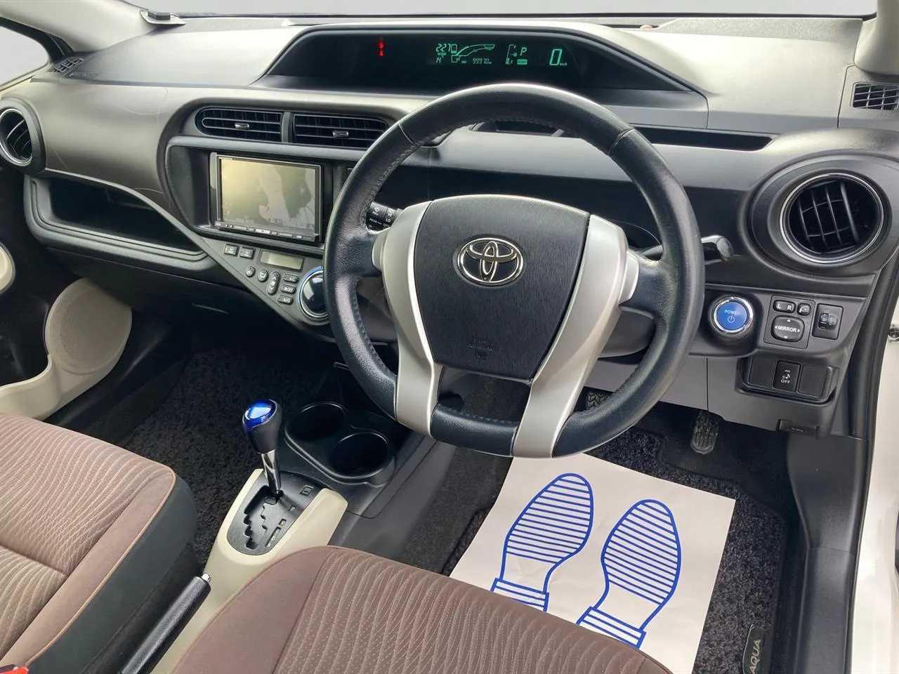 2012 Toyota Aqua 1.5 Type G Hybrid Carousel 2