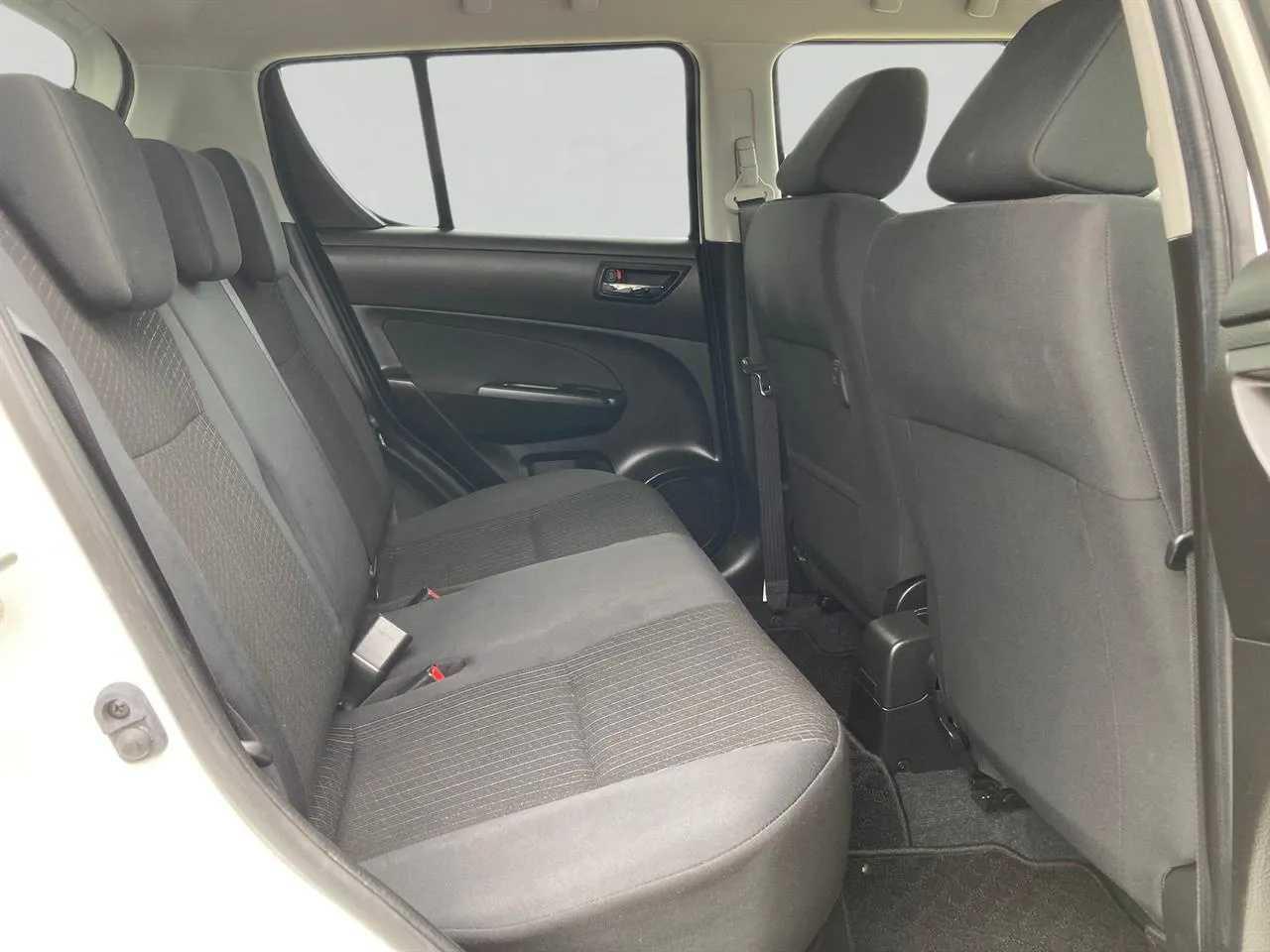 2016 Suzuki Swift 1.2 XG Idling Stop Carousel 6