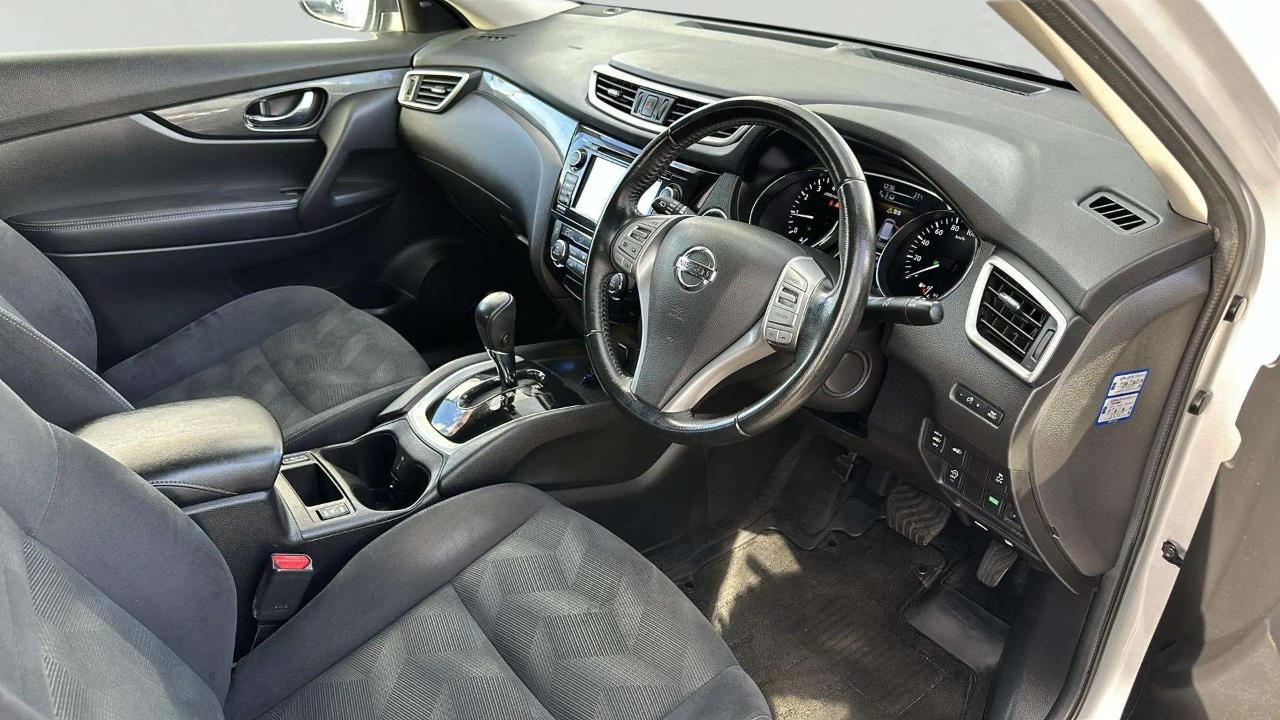 2014 Nissan X-Trail 20X Facelift Carousel 2