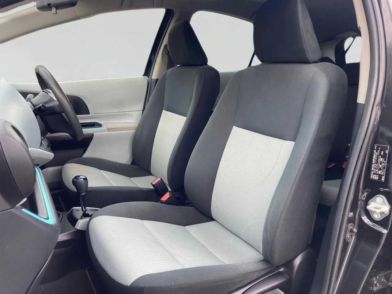 2012 Toyota Aqua Type S with Push Start Carousel 4