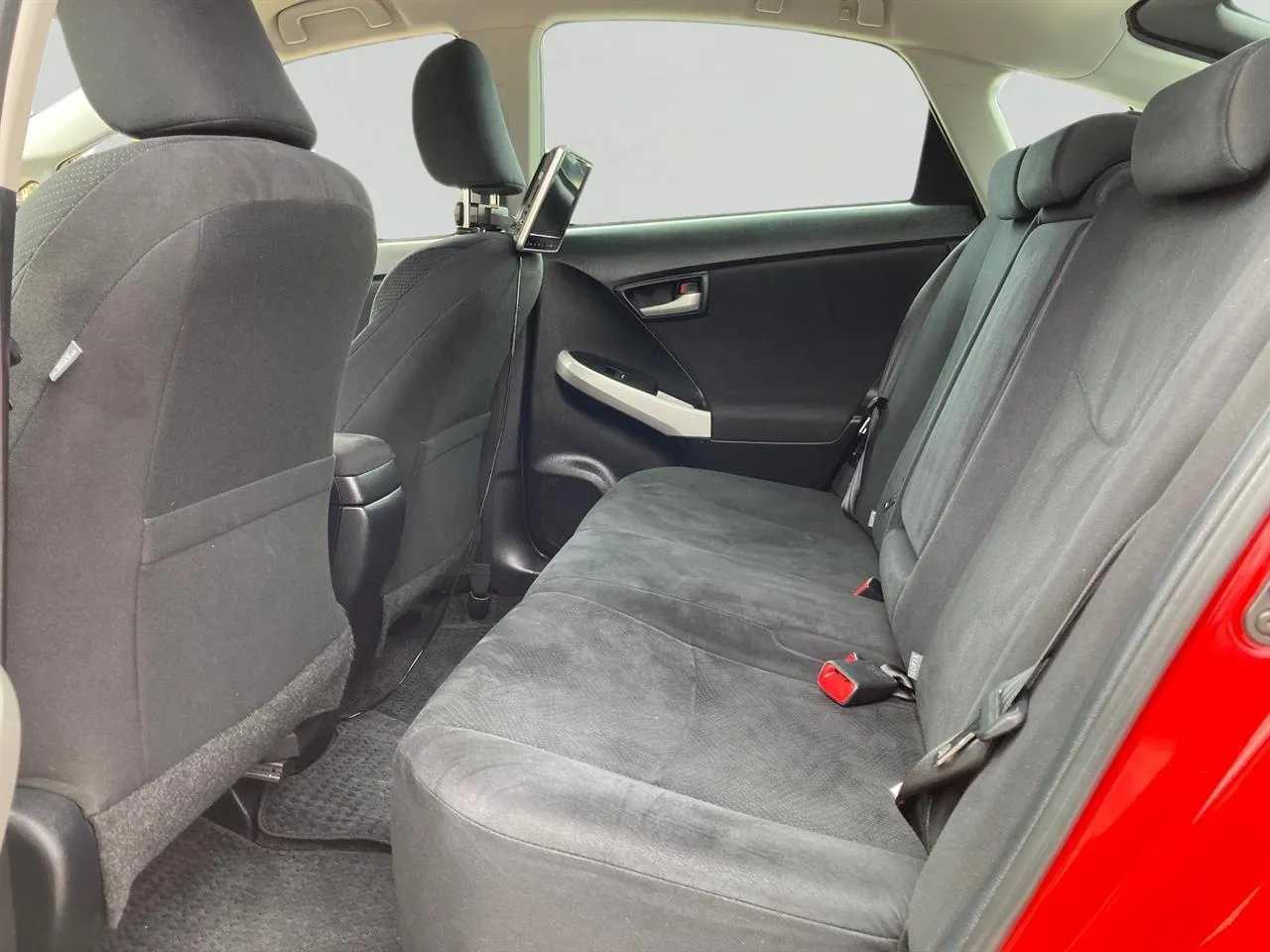 2014 Toyota Prius 1.8 Type S Facelift Carousel 5
