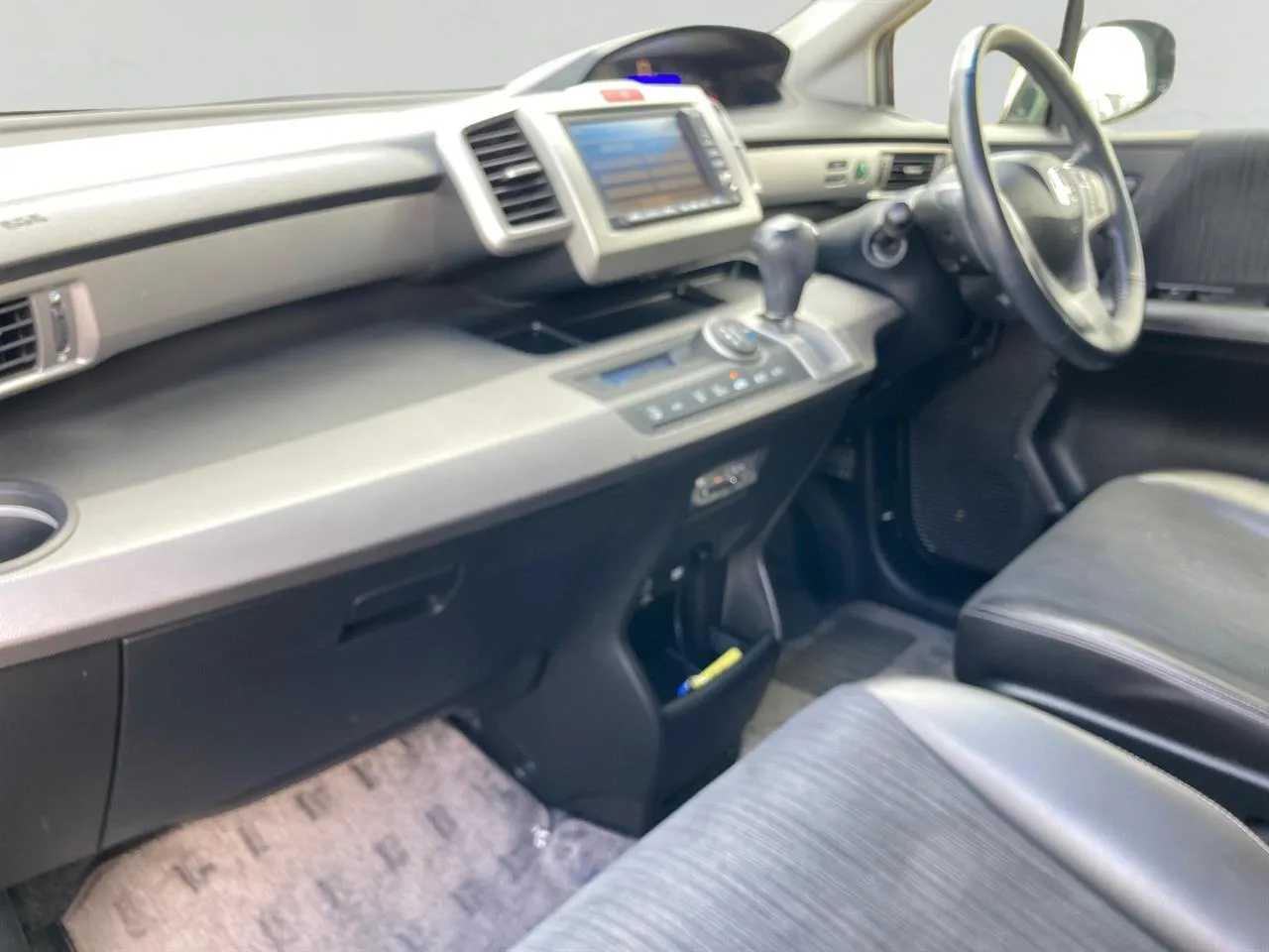 2012 Honda Freed 1.5 Hybrid Flexi Package Carousel 3
