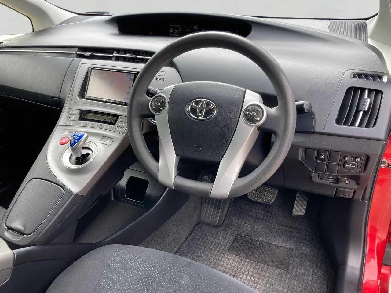 2014 Toyota Prius 1.8 Type S Facelift Carousel 2