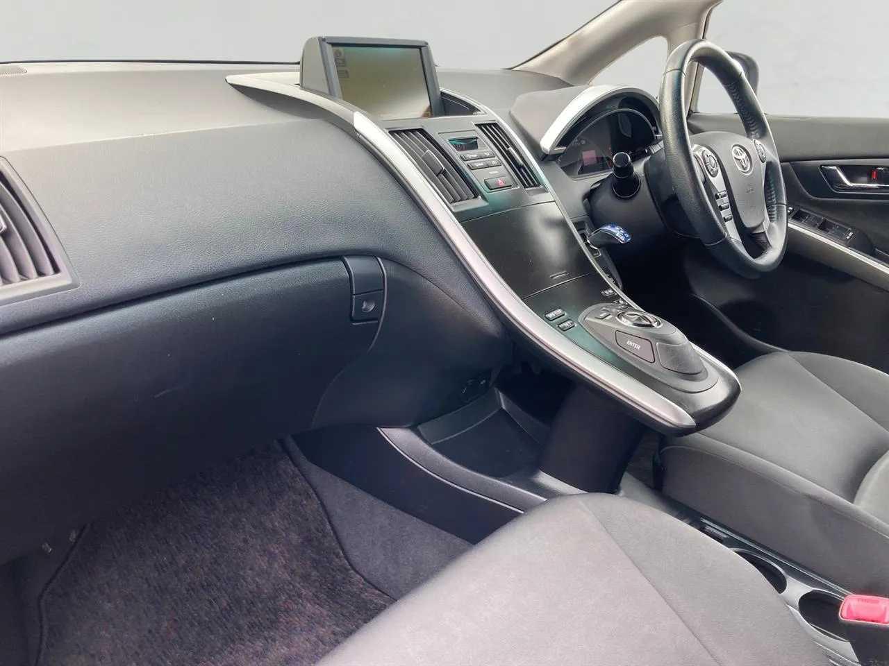 2012 Toyota Sai 2.4 S Hybrid Carousel 3