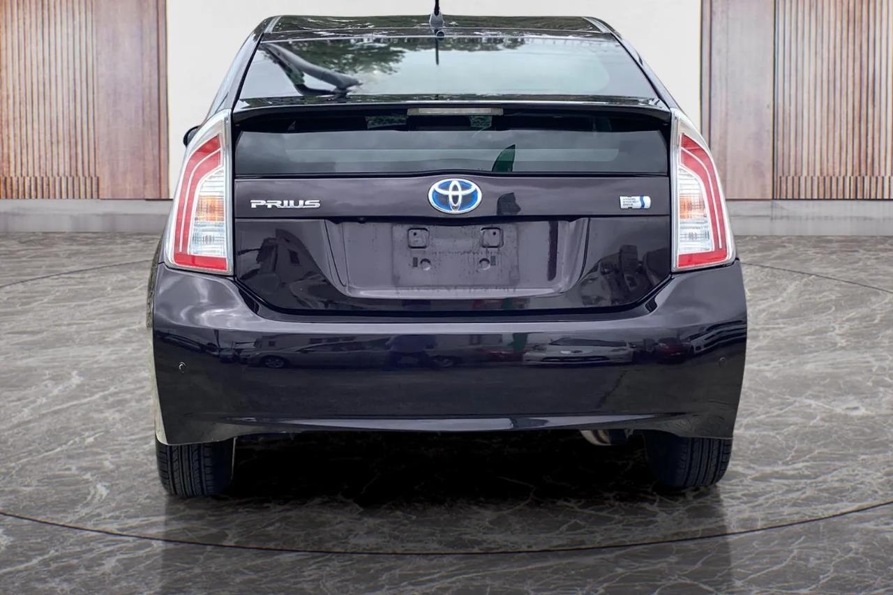 2014 Toyota Prius 1.8 Type S Facelift Carousel 16