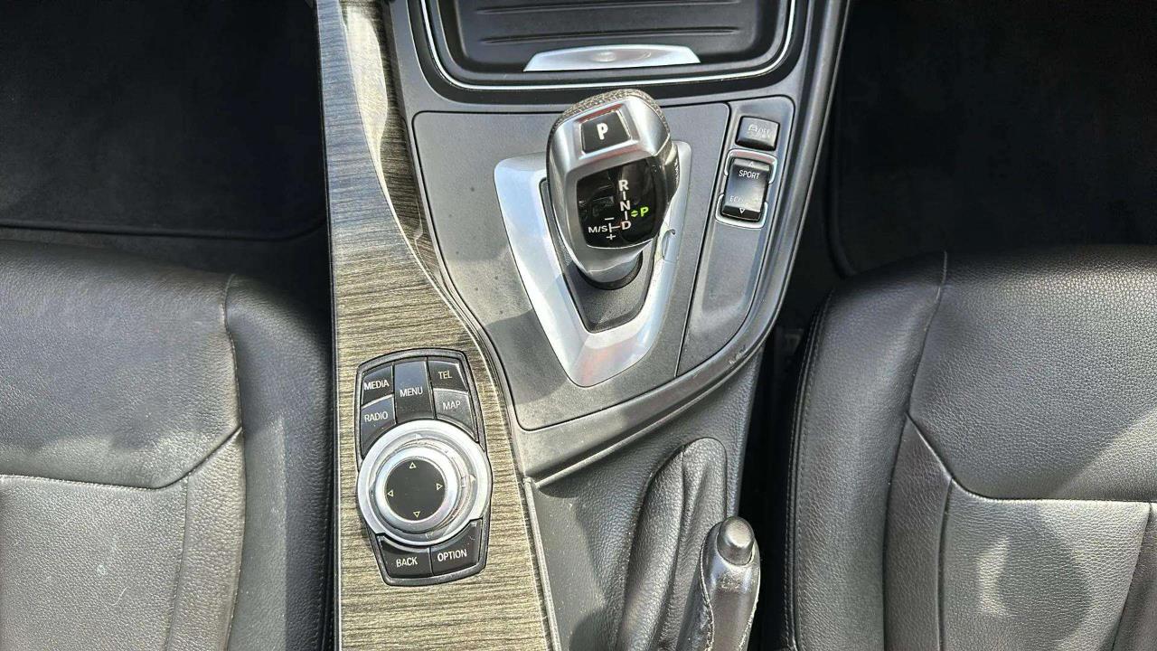 2013 BMW 320D Luxury Package Carousel 9