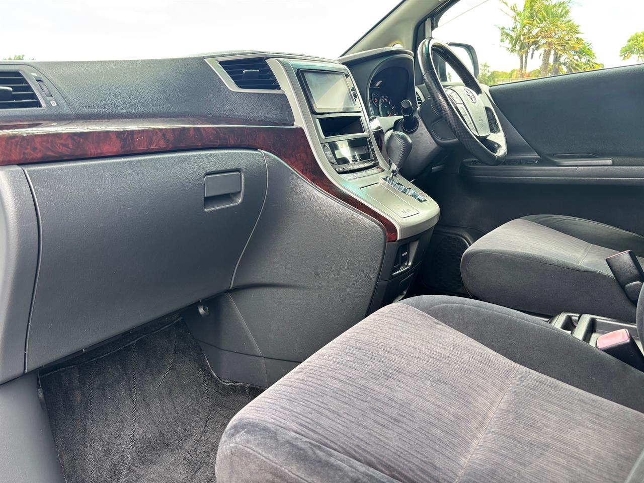 2012 Toyota Alphard 240S 7 Seater Carousel 2