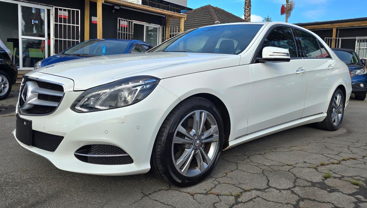 2015 Mercedes-Benz E 300 **Cruise Control**Electric Seats**Reversing Camera** Carousel 2