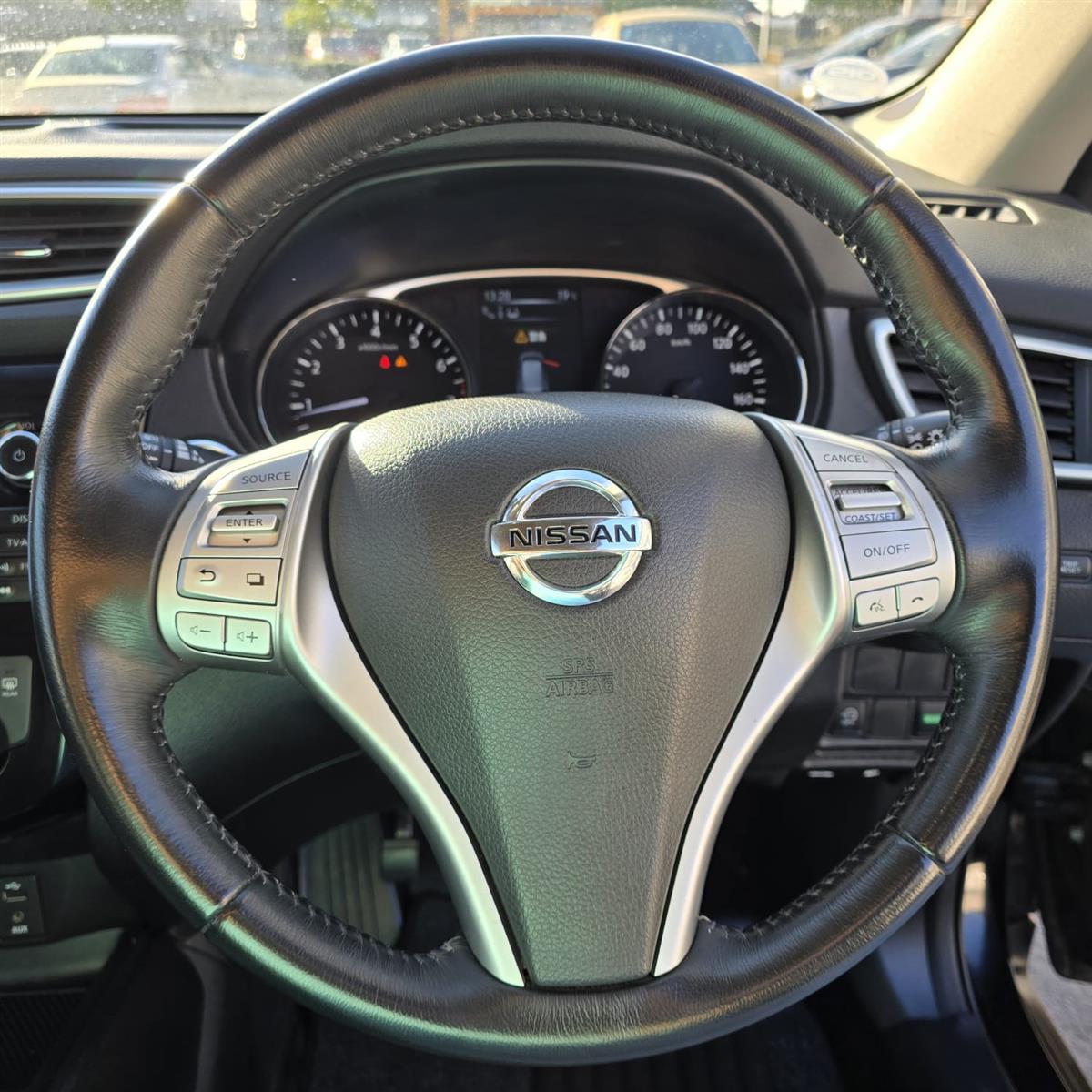 2015 Nissan X-Trail **7 Seater**360 Reversing Camera**Cruise Control**Leather & Heating Seats**Factory Alloys**Fog Lights**Auto Start & Stop**Parking Sensors** Carousel 12