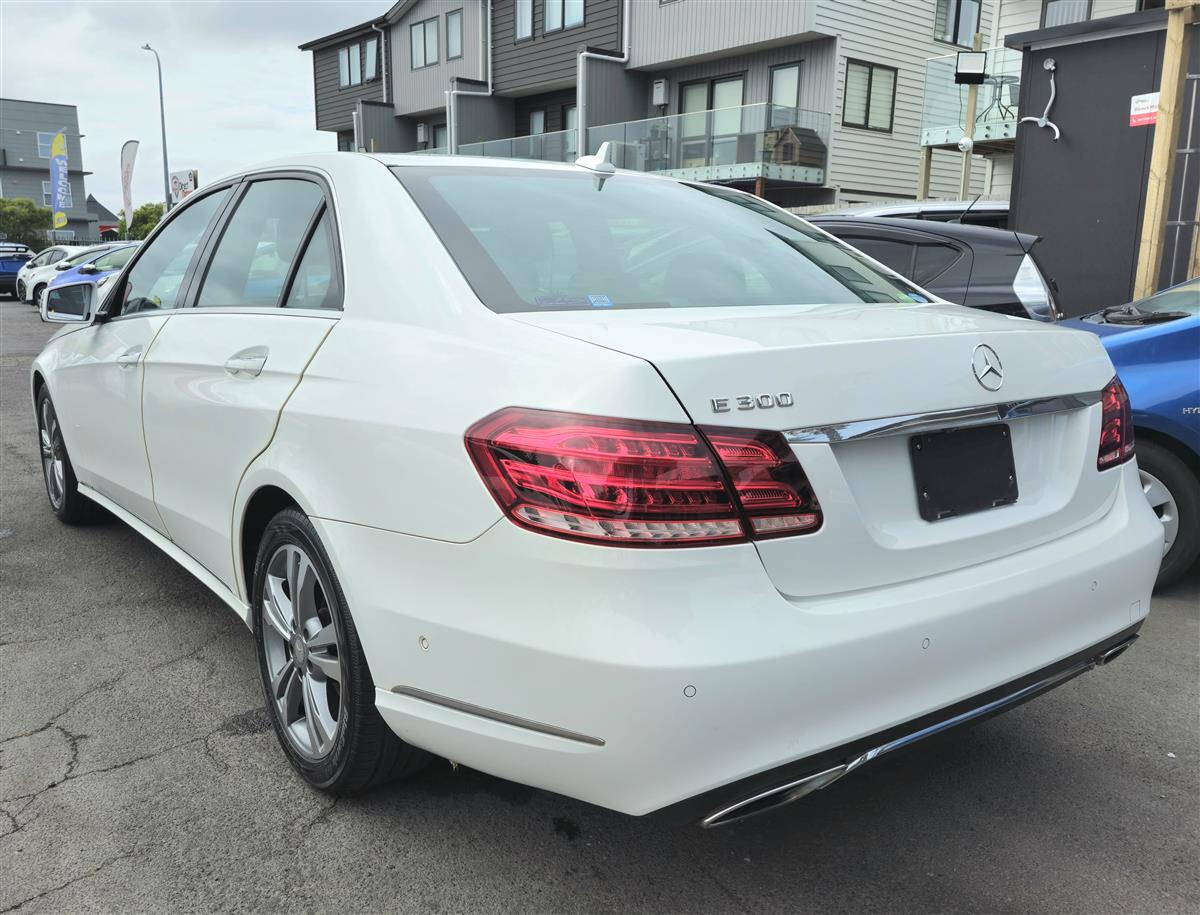 2015 Mercedes-Benz E 300 **Cruise Control**Electric Seats**Reversing Camera** Carousel 6