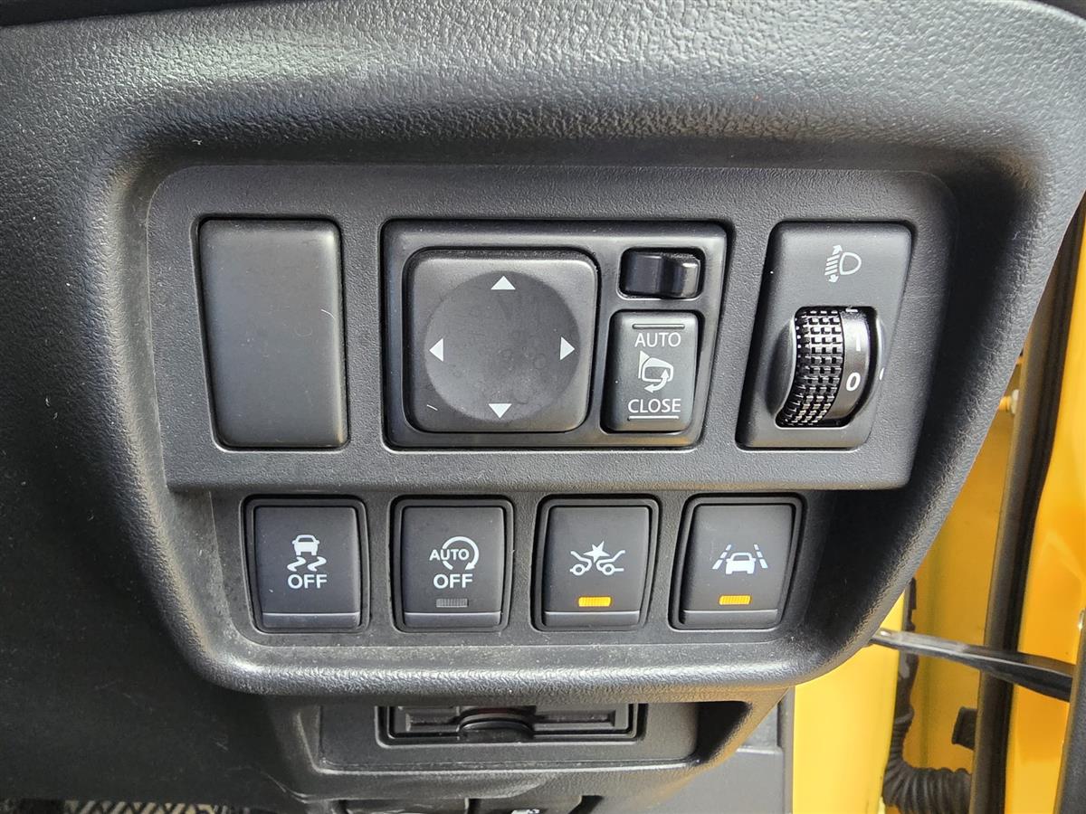 2019 Nissan Juke **360 Reversing Camera**Lane Assist**Collision Control**i-Stop Model**Push Button Start**Factory Alloys**Fog Lights** Carousel 11