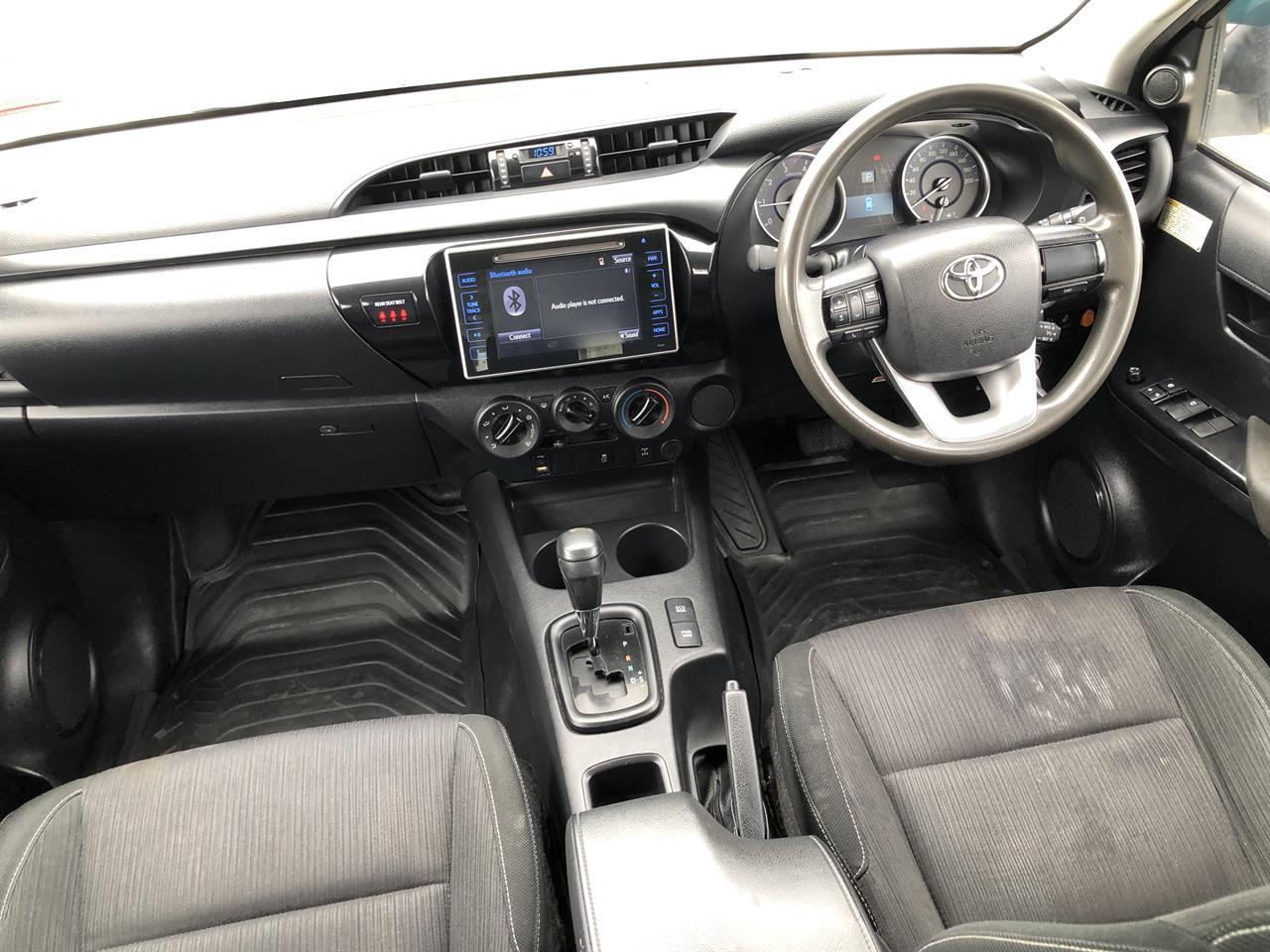 2019 Toyota Hilux SR TD DC 2.8D Carousel 1