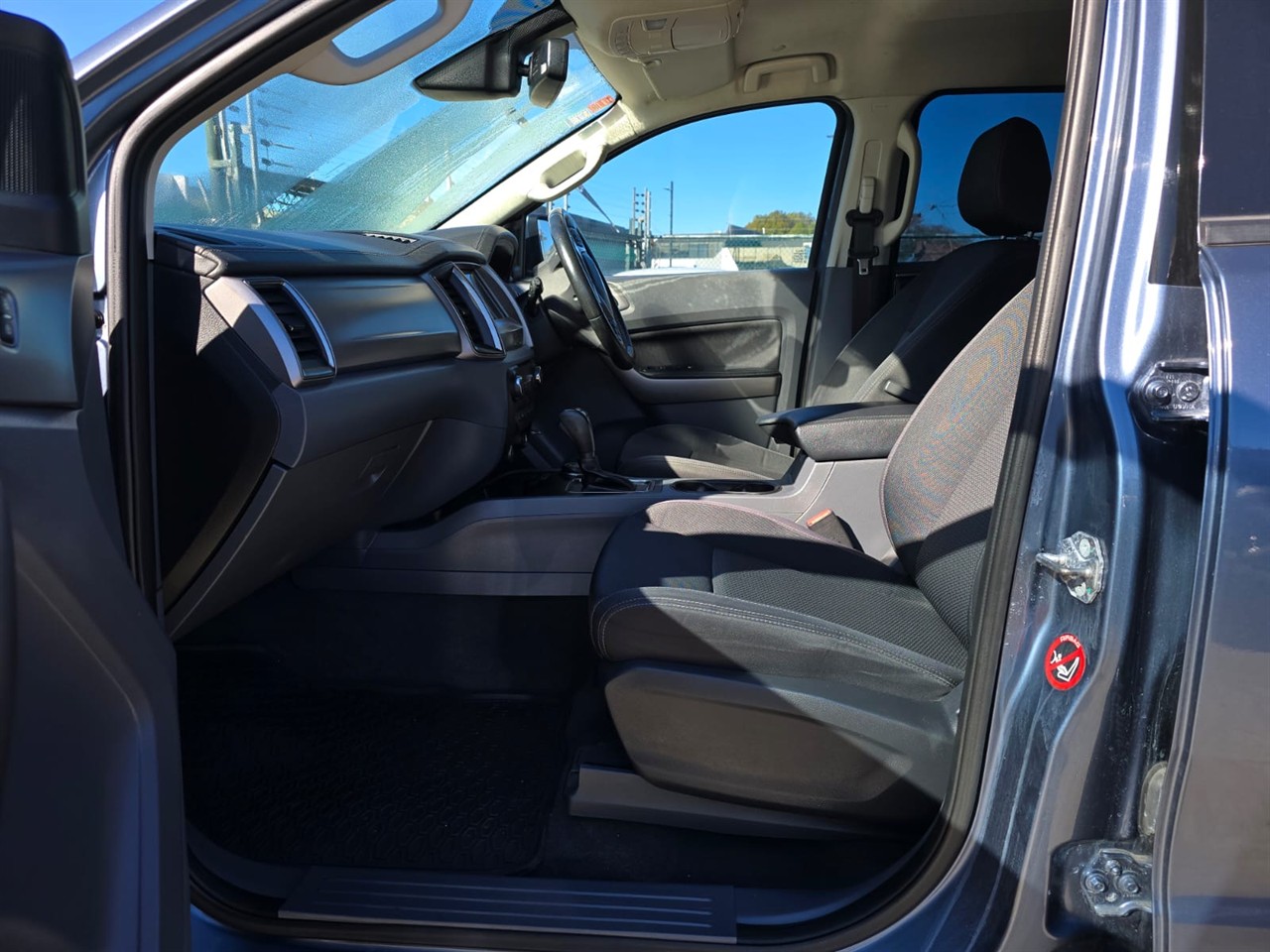 2016 Ford EVEREST Carousel 7