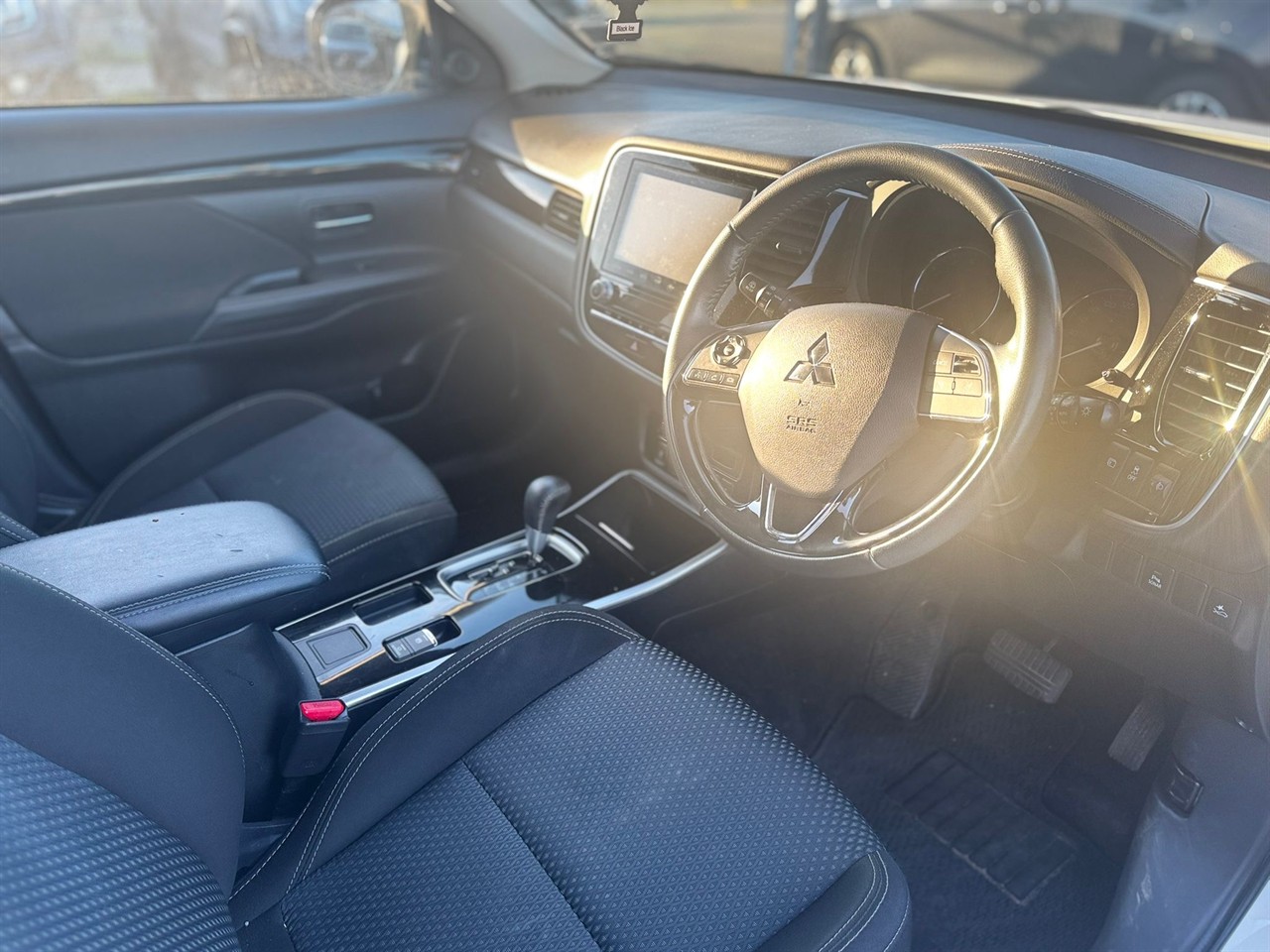 2020 Mitsubishi Outlander Carousel 1