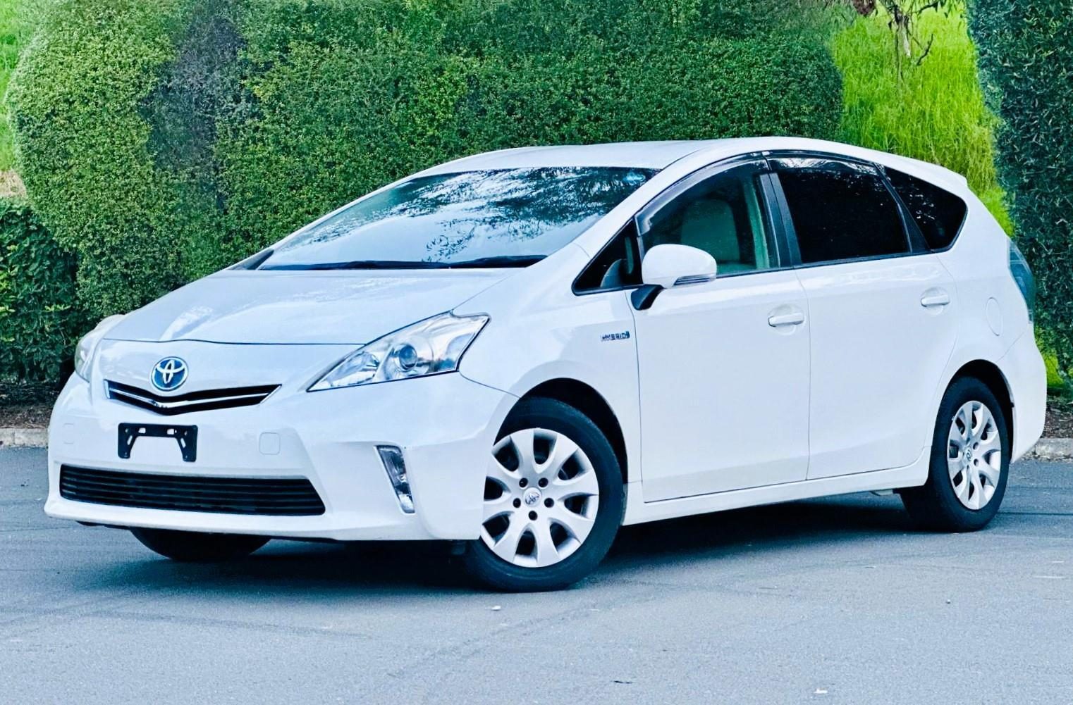 2015 Toyota Prius Carousel 8