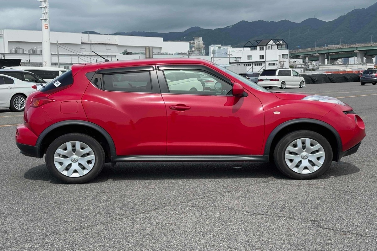 2014 Nissan Juke 15RX Type V Carousel 3