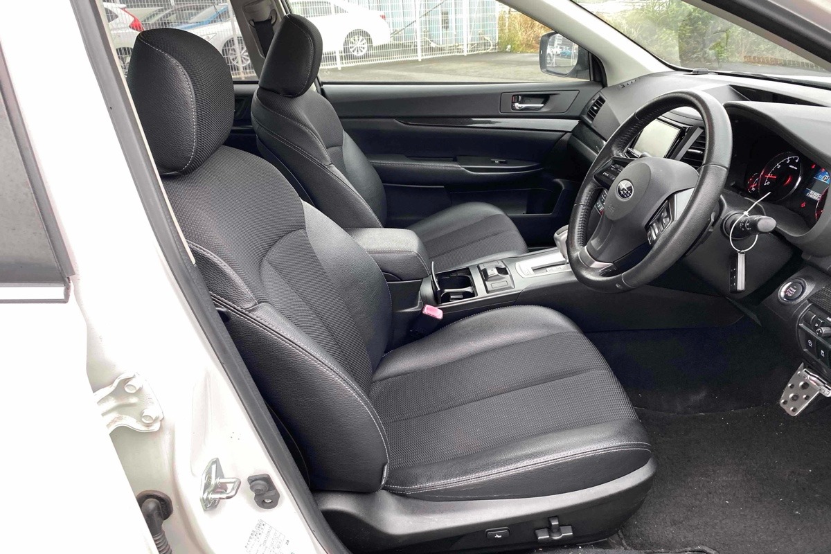 2012 Subaru Legacy  Carousel 7