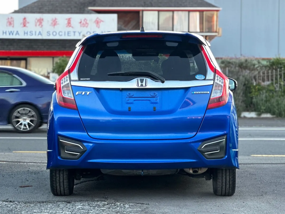 2013 Honda Fit Hybrid Carousel 1