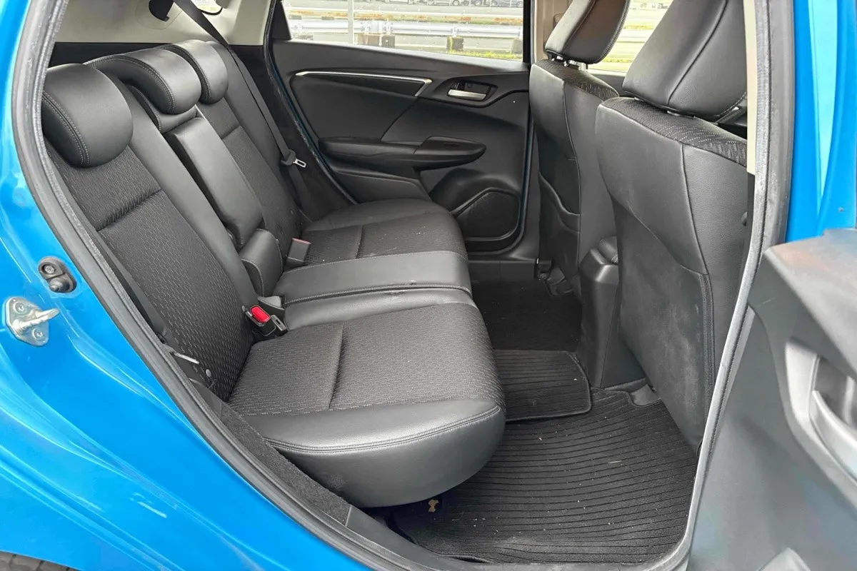 2013 Honda Fit HYBRID L PACKAGE Carousel 8