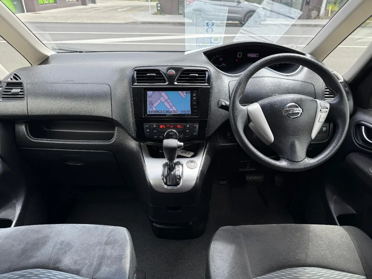 2016 Nissan Serena Highway Star Carousel 7