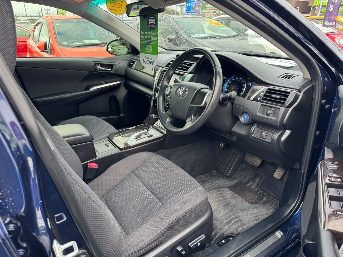 2013 Toyota Camry HYBRID G PACKAGE Carousel 5