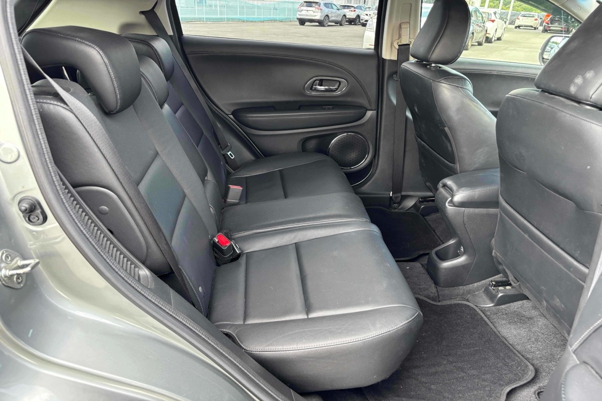 2014 Honda Vezel HYBRID Z Carousel 3